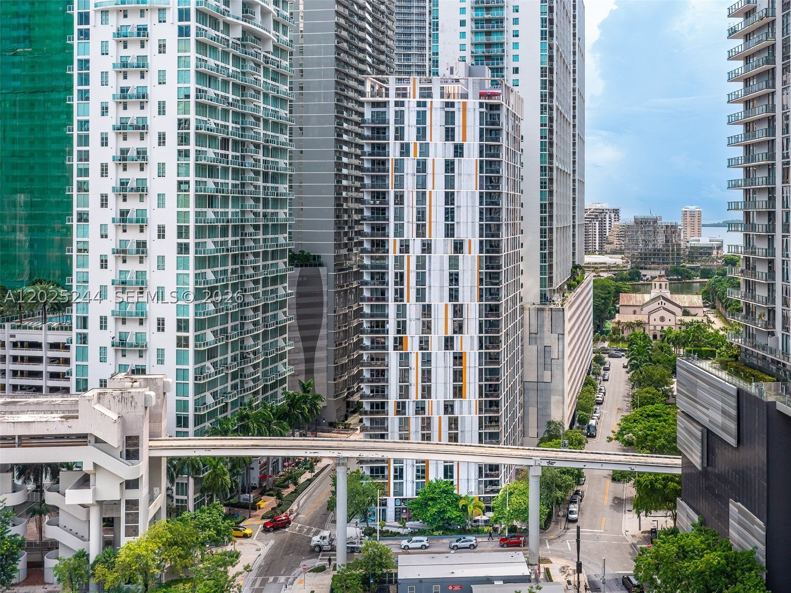31 SE 6th St 2506