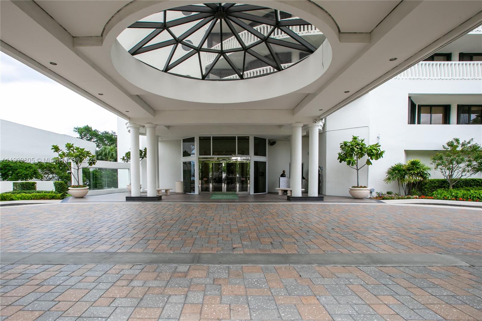 3000 ISL BLVD WILLIAMS IS - Residential