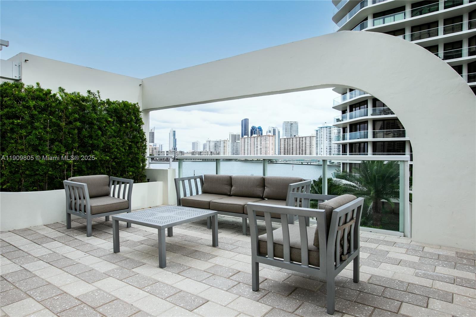 3000 ISL BLVD WILLIAMS IS - Residential