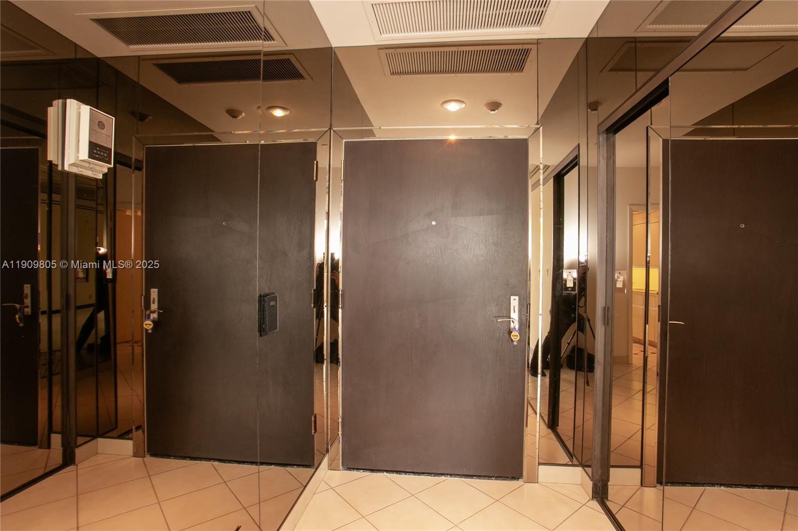 3000 ISL BLVD WILLIAMS IS - Residential