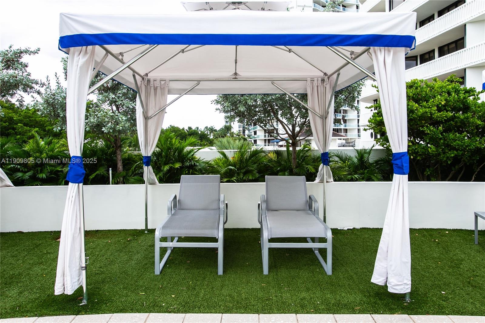 3000 ISL BLVD WILLIAMS IS - Residential