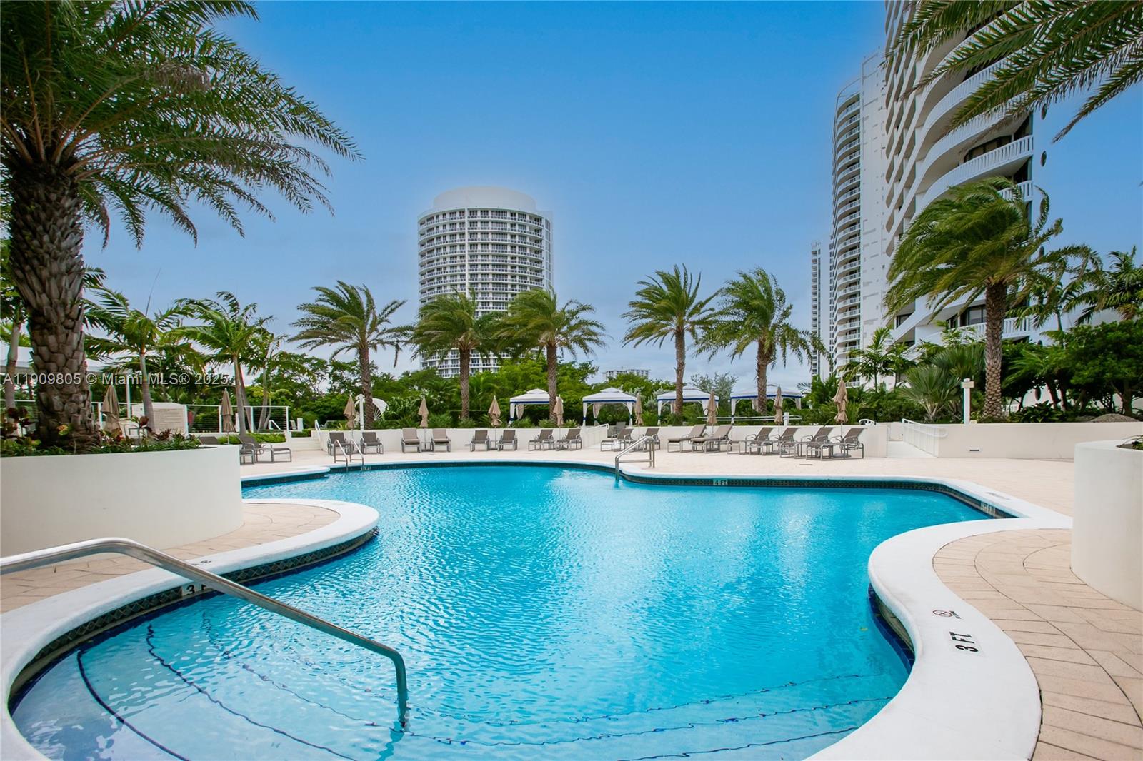 3000 ISL BLVD WILLIAMS IS - Residential