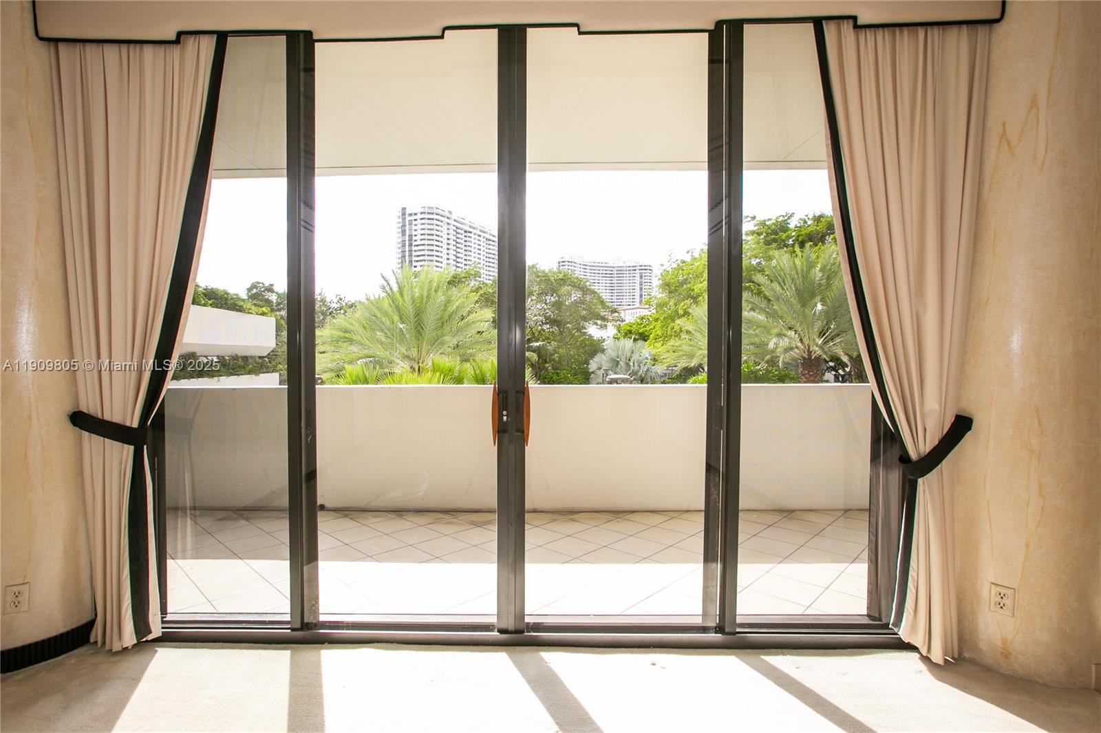 3000 ISL BLVD WILLIAMS IS - Residential