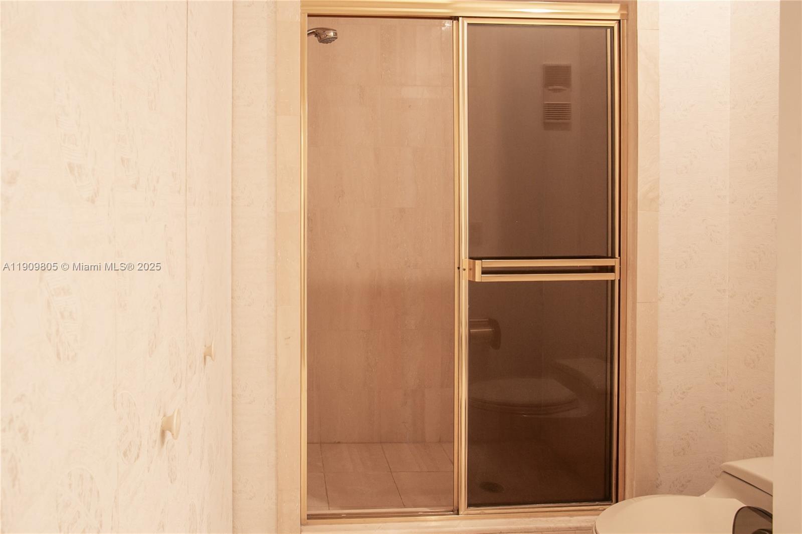 3000 ISL BLVD WILLIAMS IS - Residential