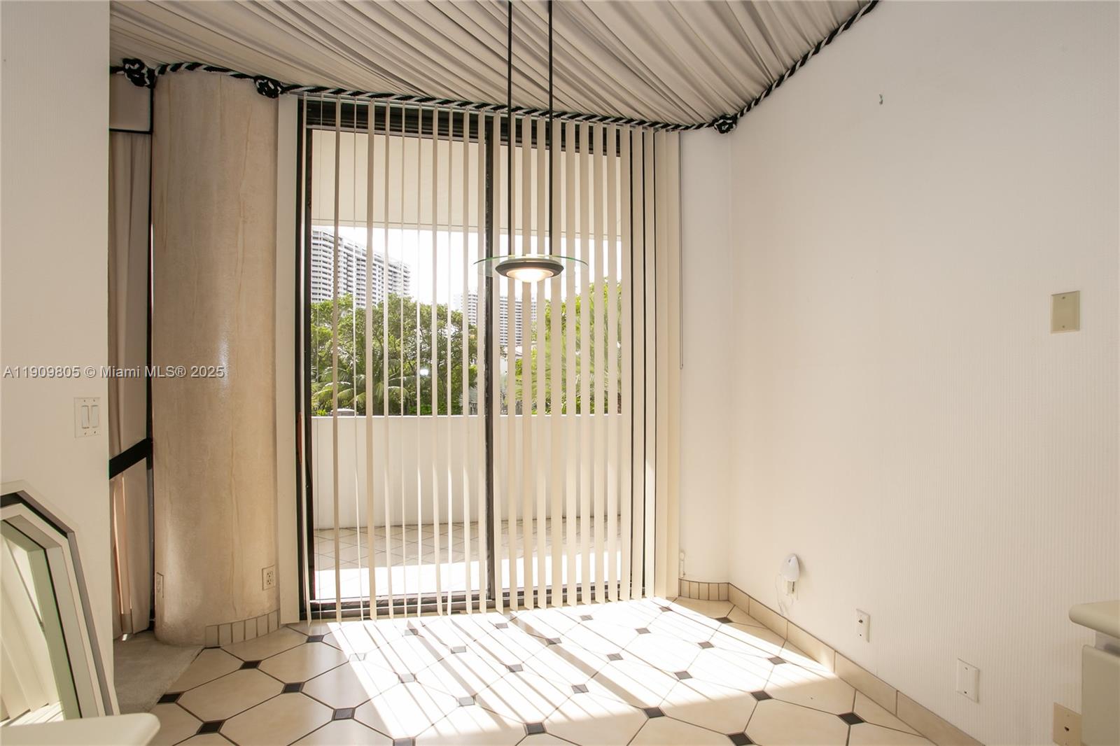 3000 ISL BLVD WILLIAMS IS - Residential