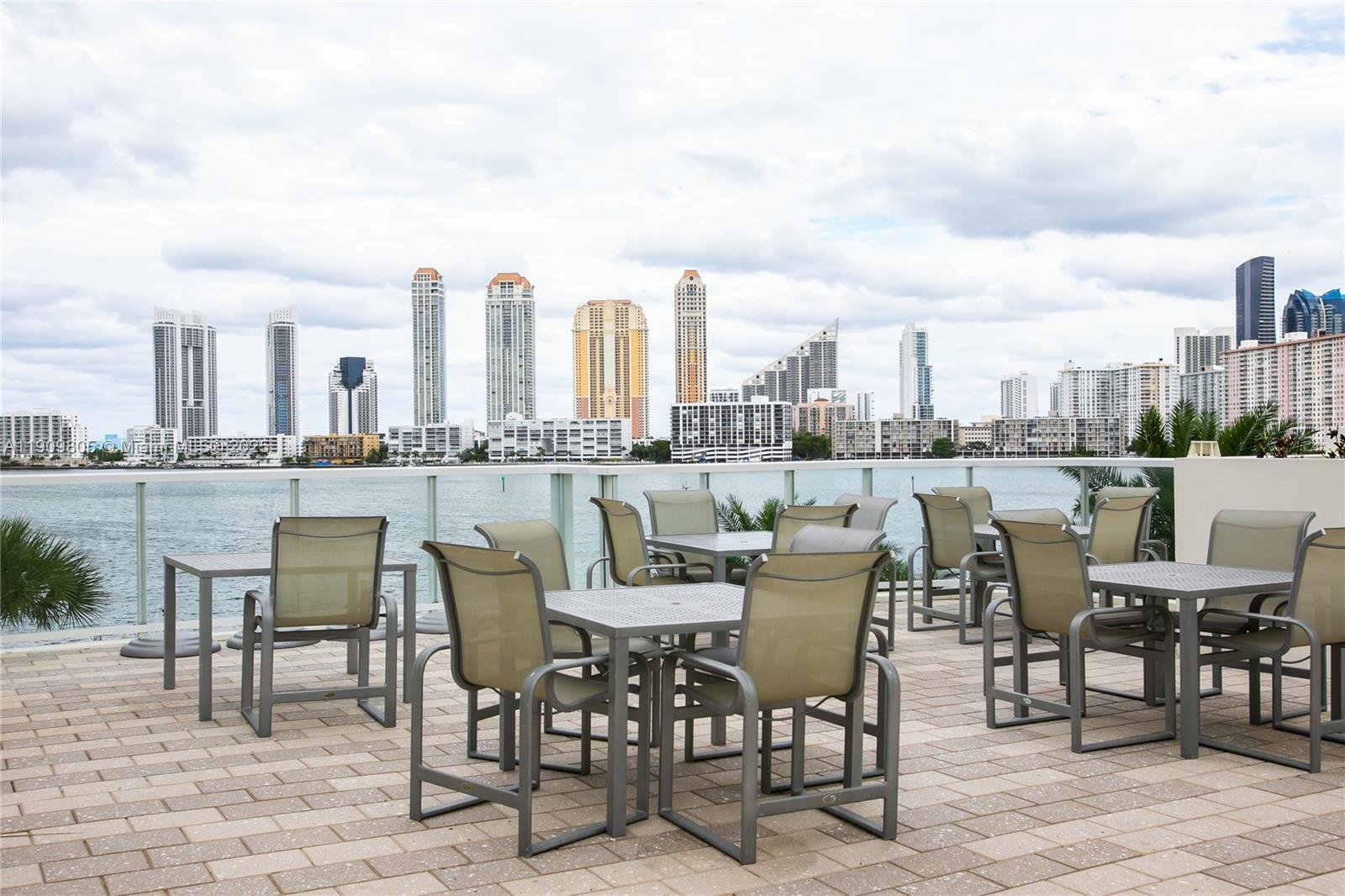 3000 ISL BLVD WILLIAMS IS - Residential