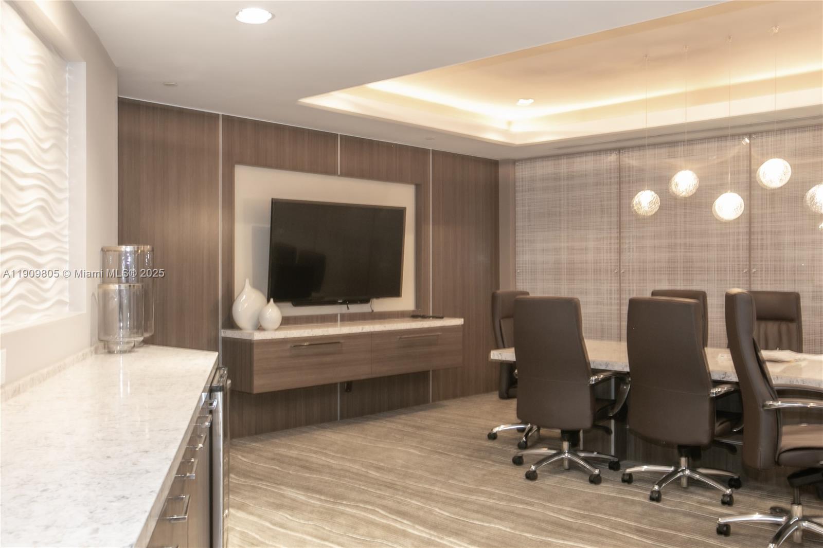 3000 ISL BLVD WILLIAMS IS - Residential