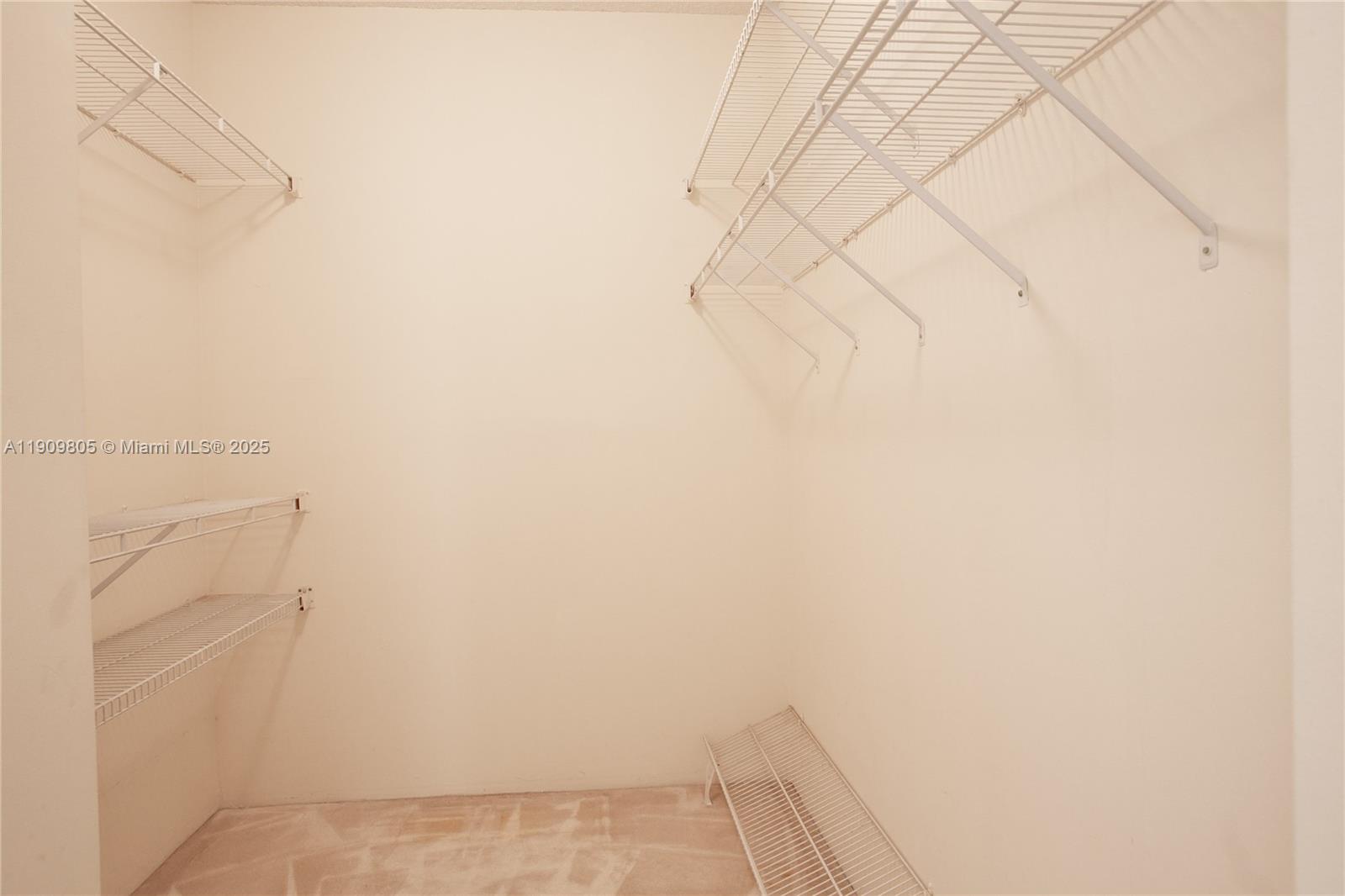 3000 ISL BLVD WILLIAMS IS - Residential