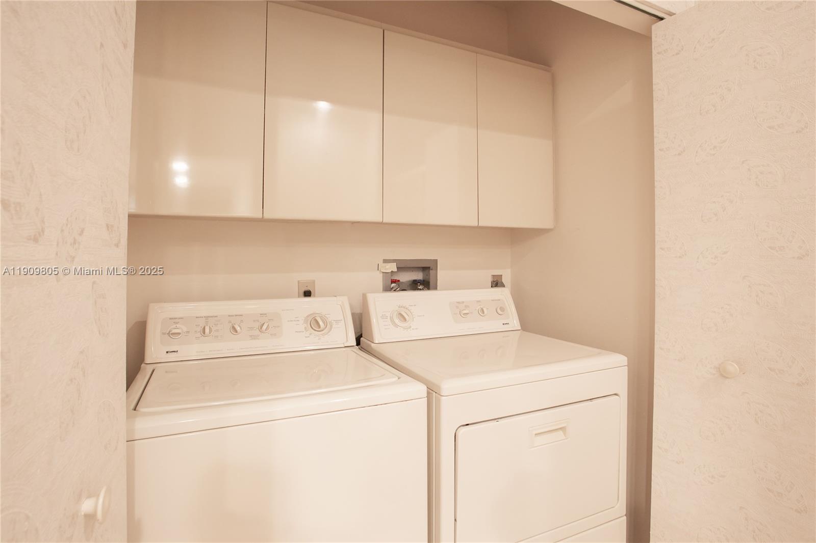 3000 ISL BLVD WILLIAMS IS - Residential