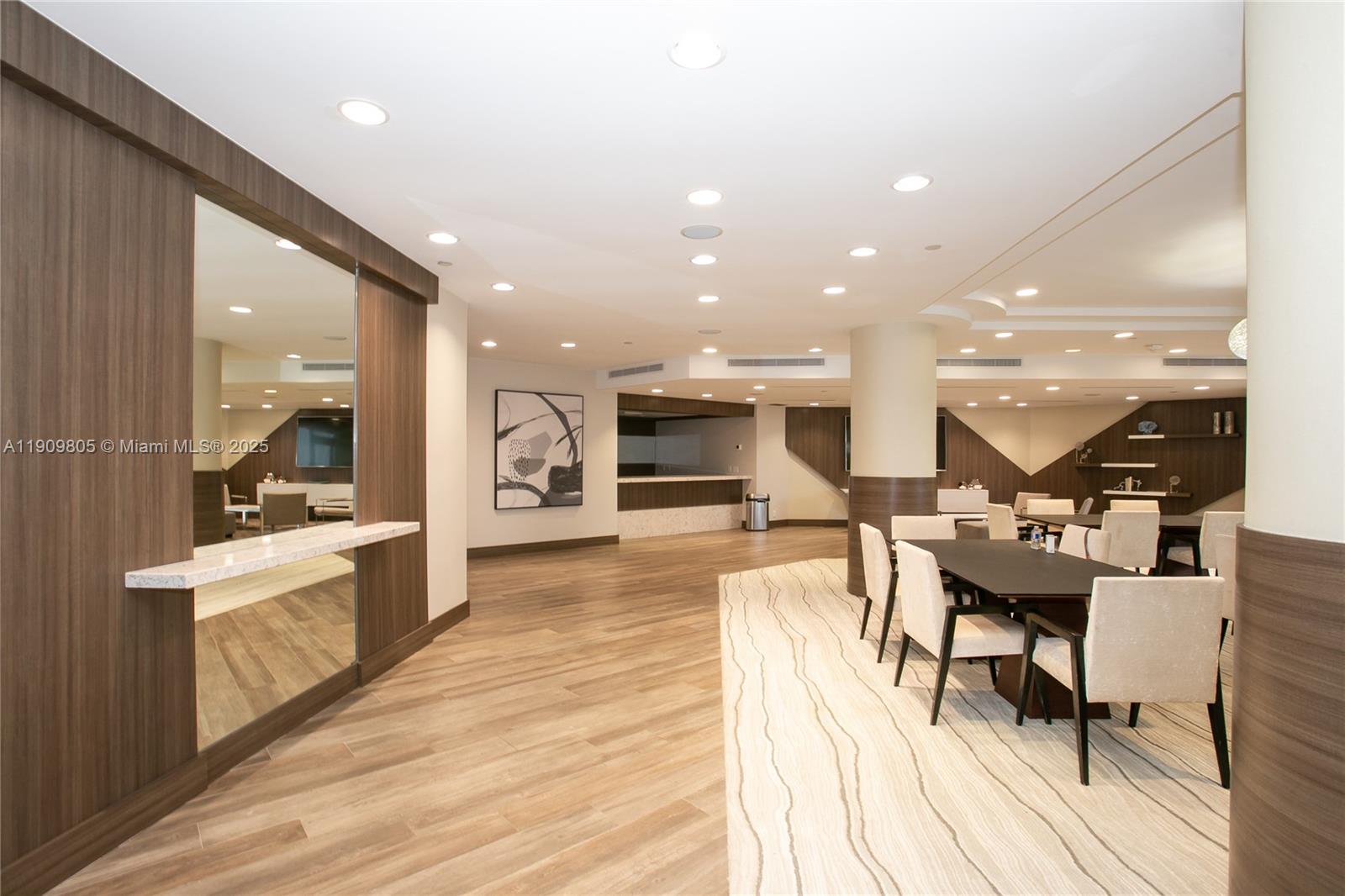 3000 ISL BLVD WILLIAMS IS - Residential