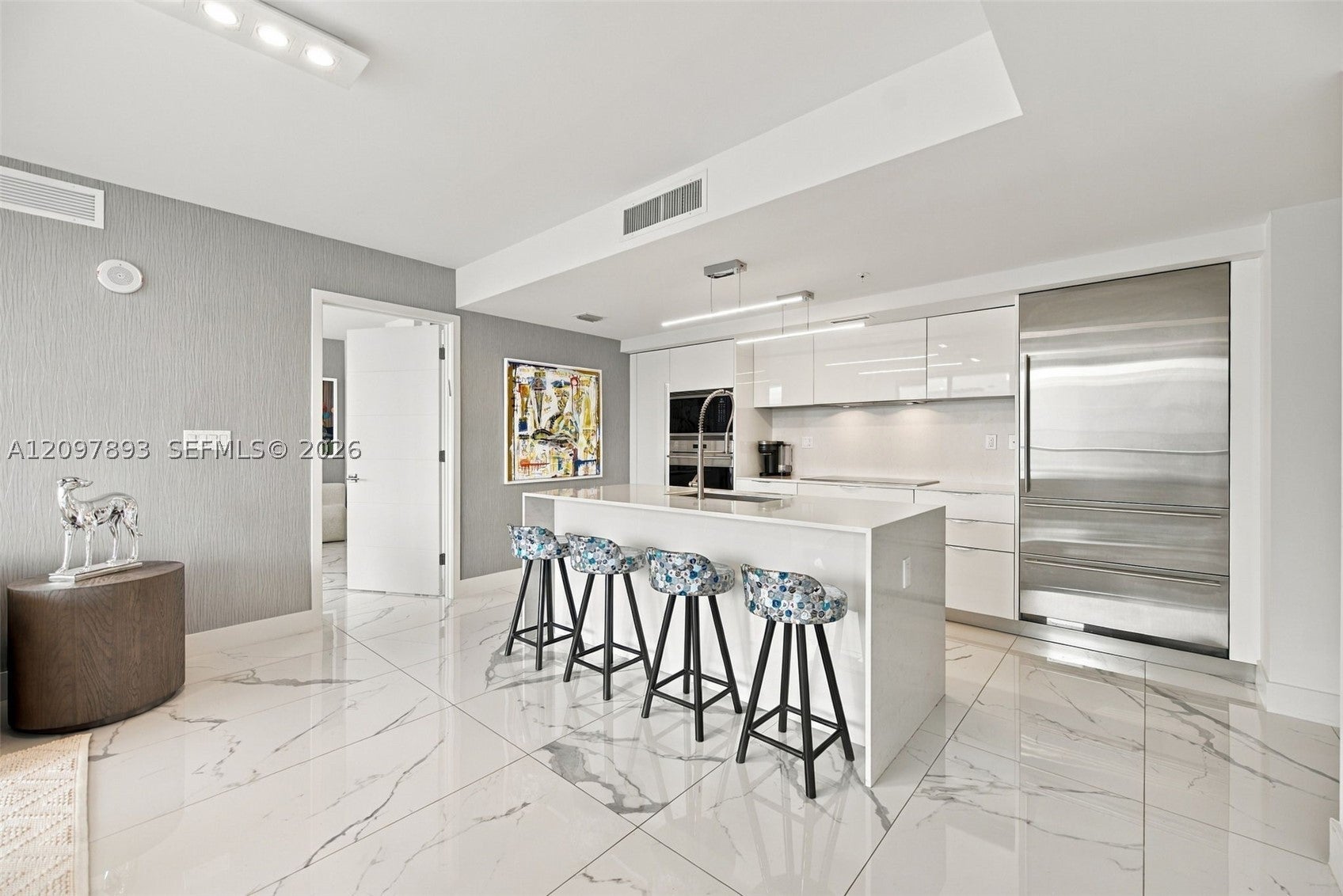 9521 E Bay Harbor Dr 601