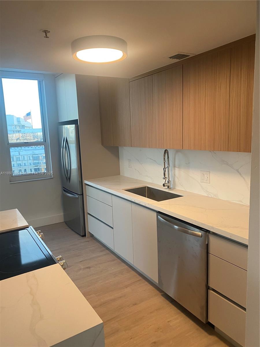 COURVOISIER COURTS CONDO - Residential Lease