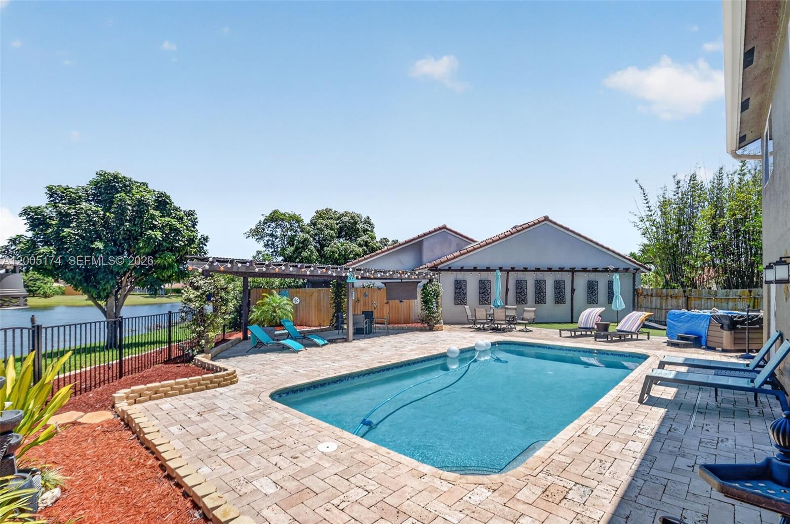BRIARRIDGE 2 - Residential