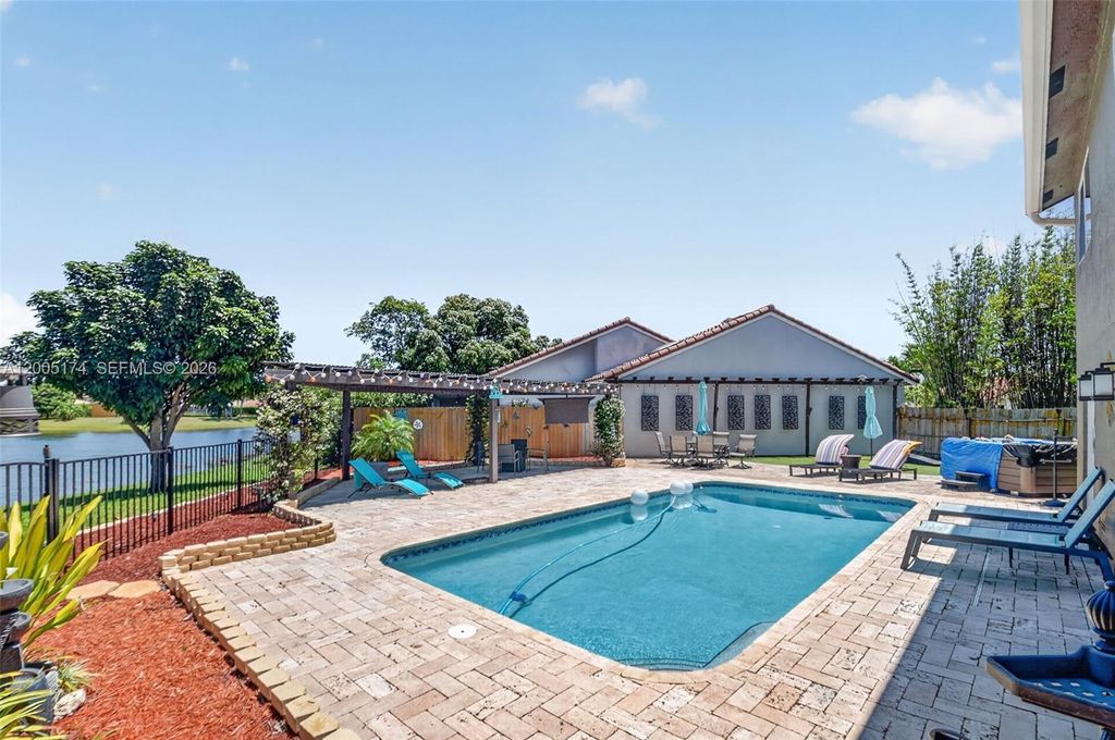 Photo of 6269 Country Fair Circle, Boynton Beach, FL 33437 (MLS # A12005174)