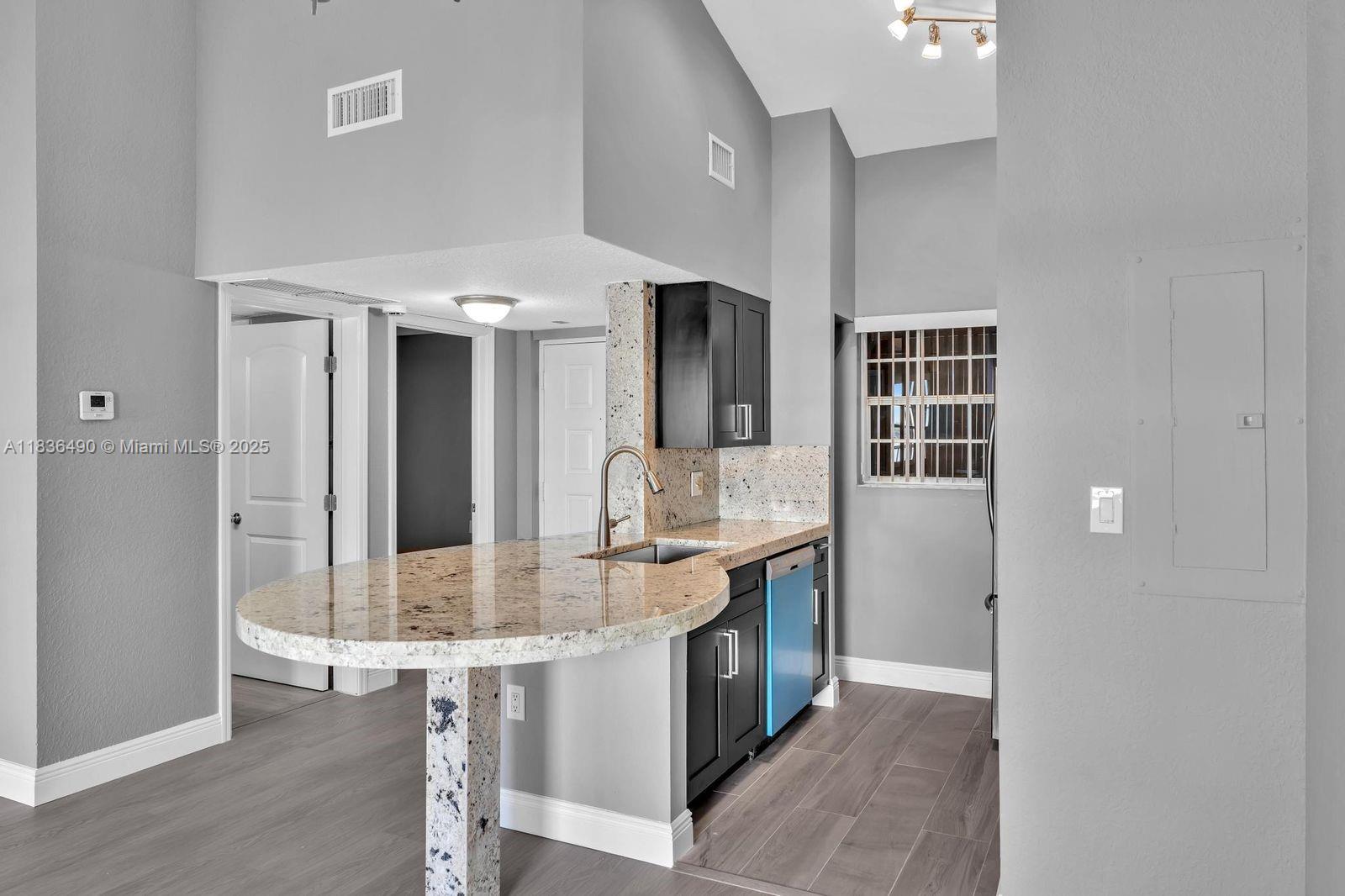 2811 N Oakland Forest Dr 308