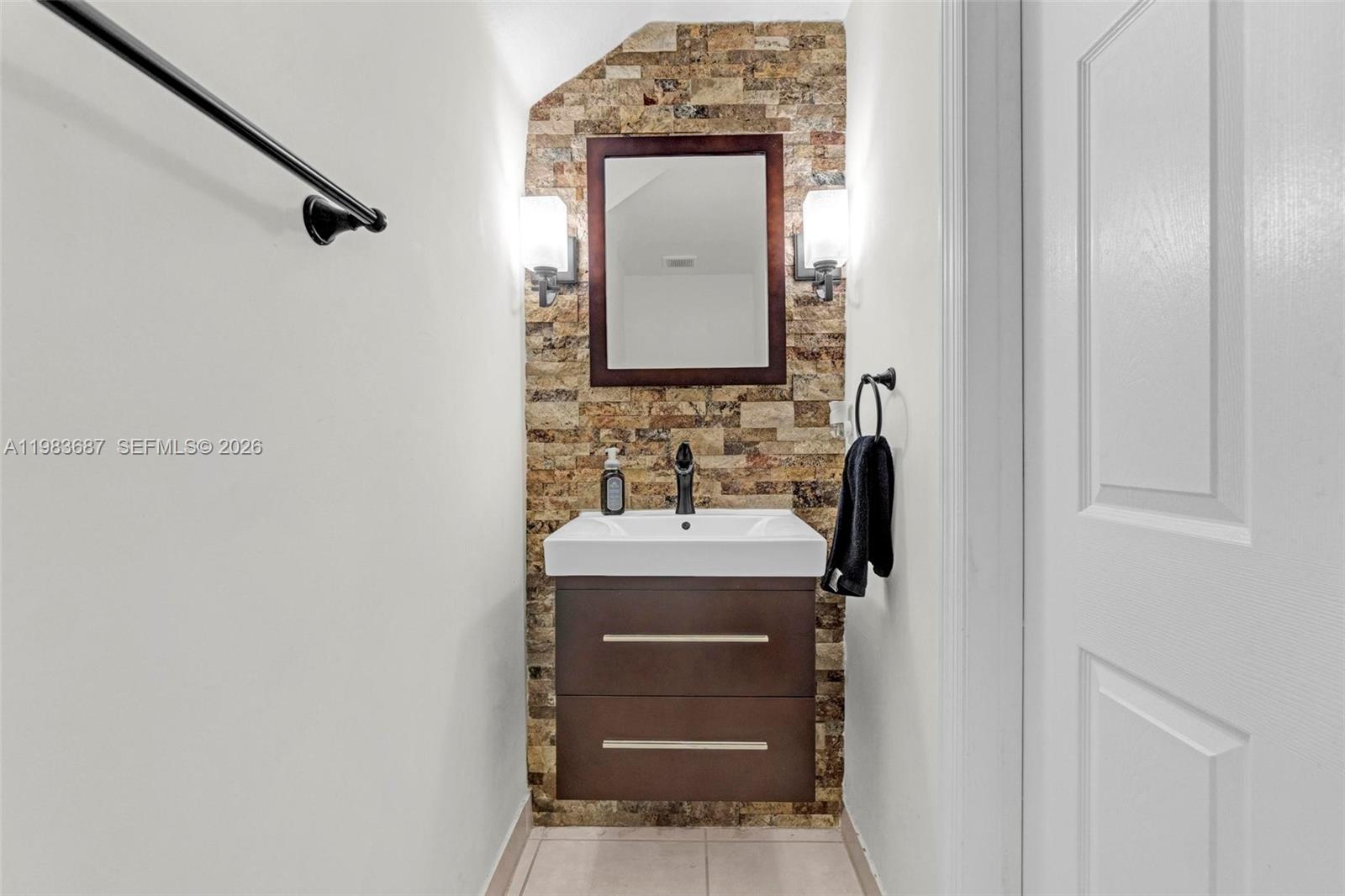 COCO PALM ESTATES - Residential