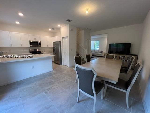 VIA VENTURA NEIGHBORHOOD - Residential