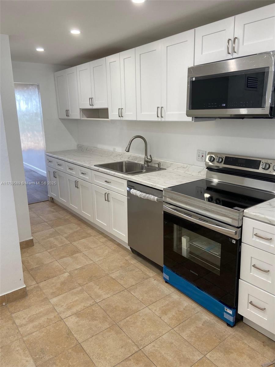 Rental Property at 3660 Ne 166th St 810, North Miami Beach, Miami-Dade County, Florida - Bedrooms: 1 
Bathrooms: 2  - $2,050 MO.