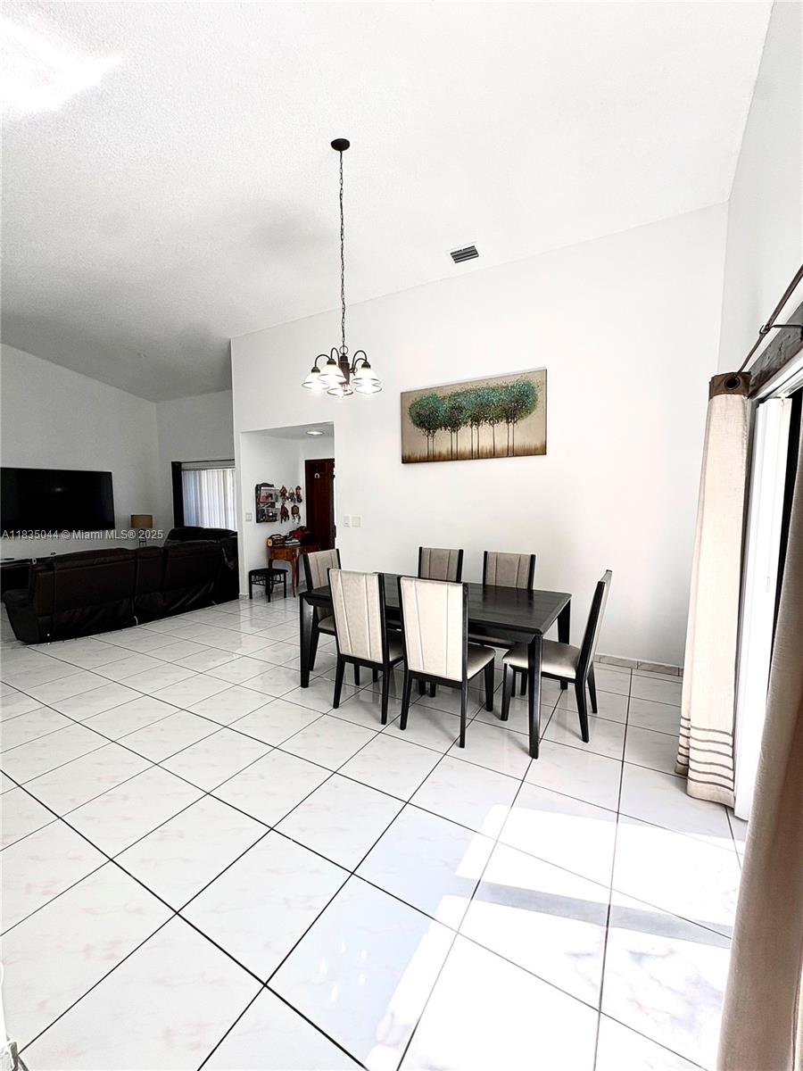 SHORES LINDGREN FIRST ADD - Residential