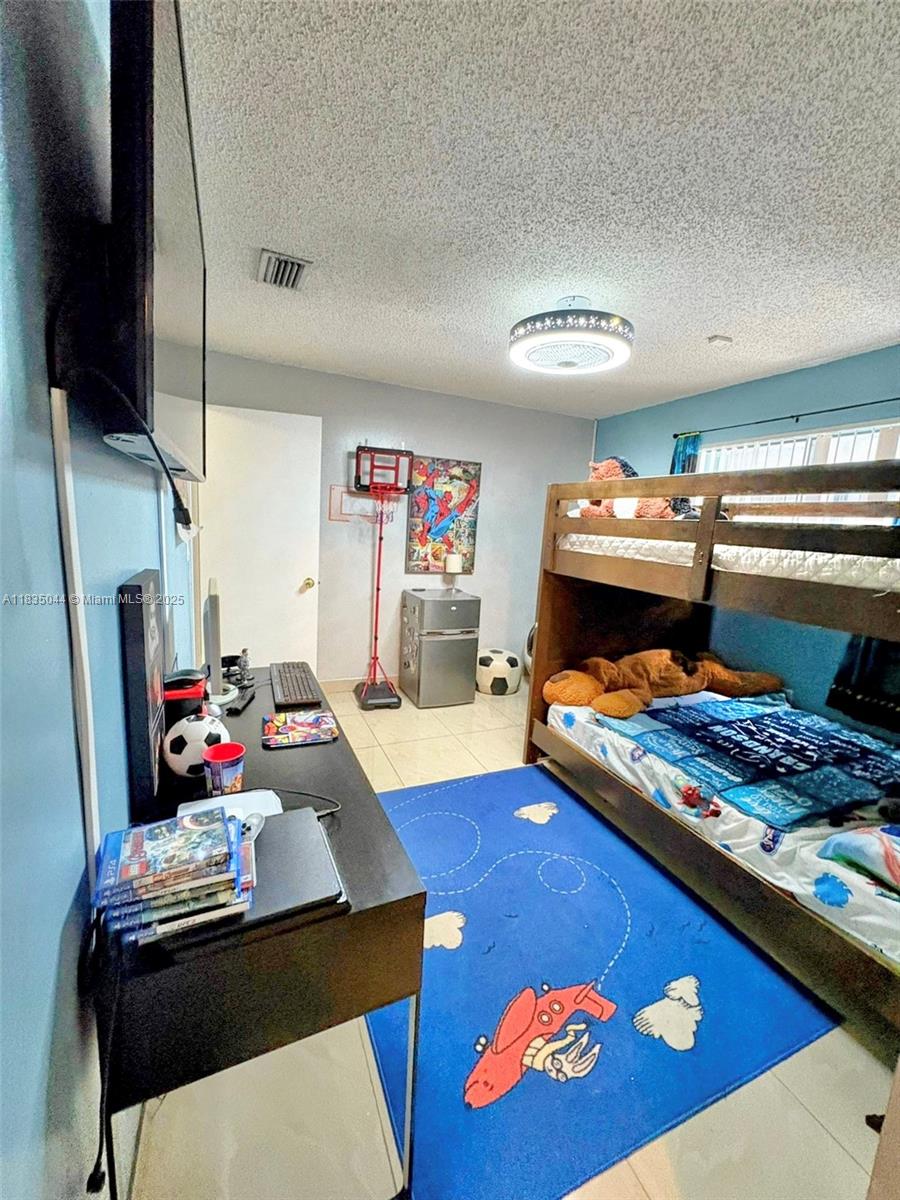 SHORES LINDGREN FIRST ADD - Residential