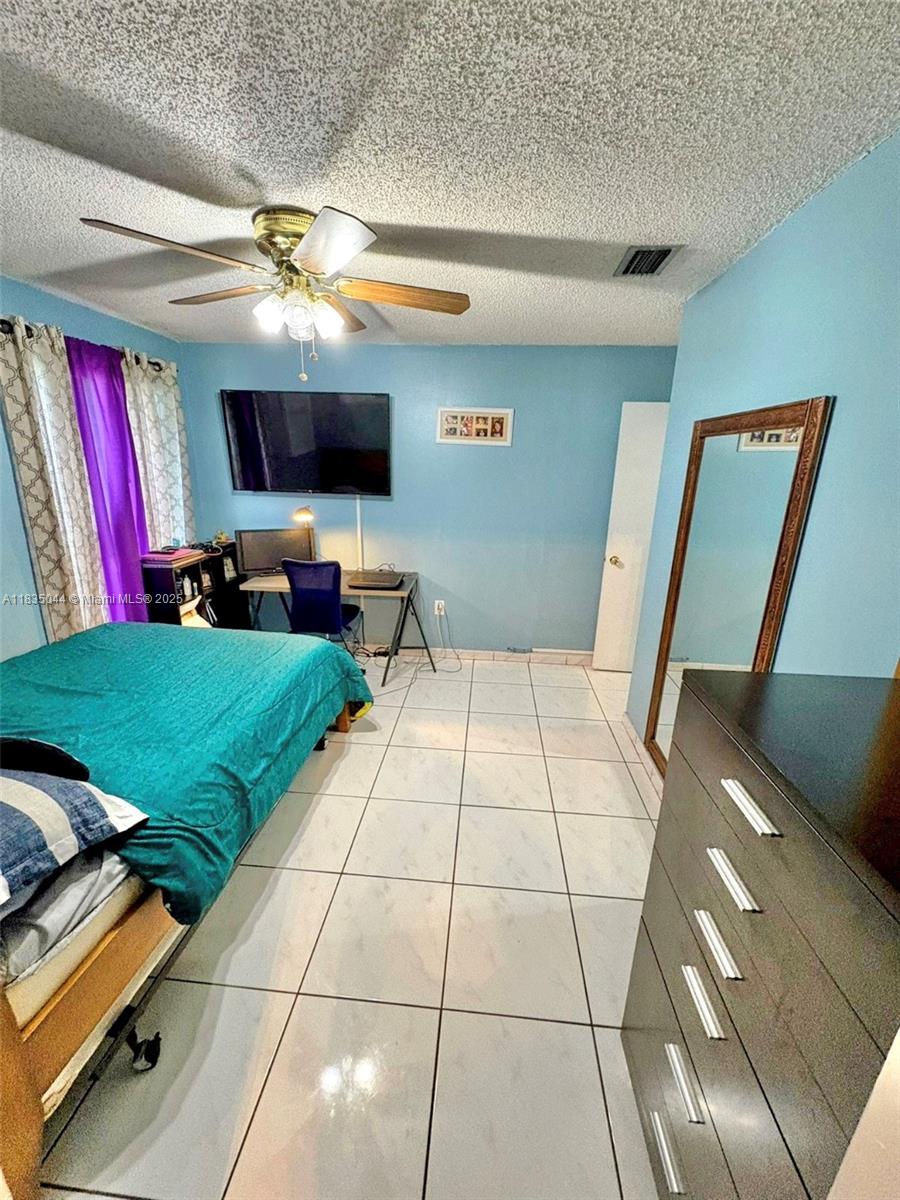 SHORES LINDGREN FIRST ADD - Residential