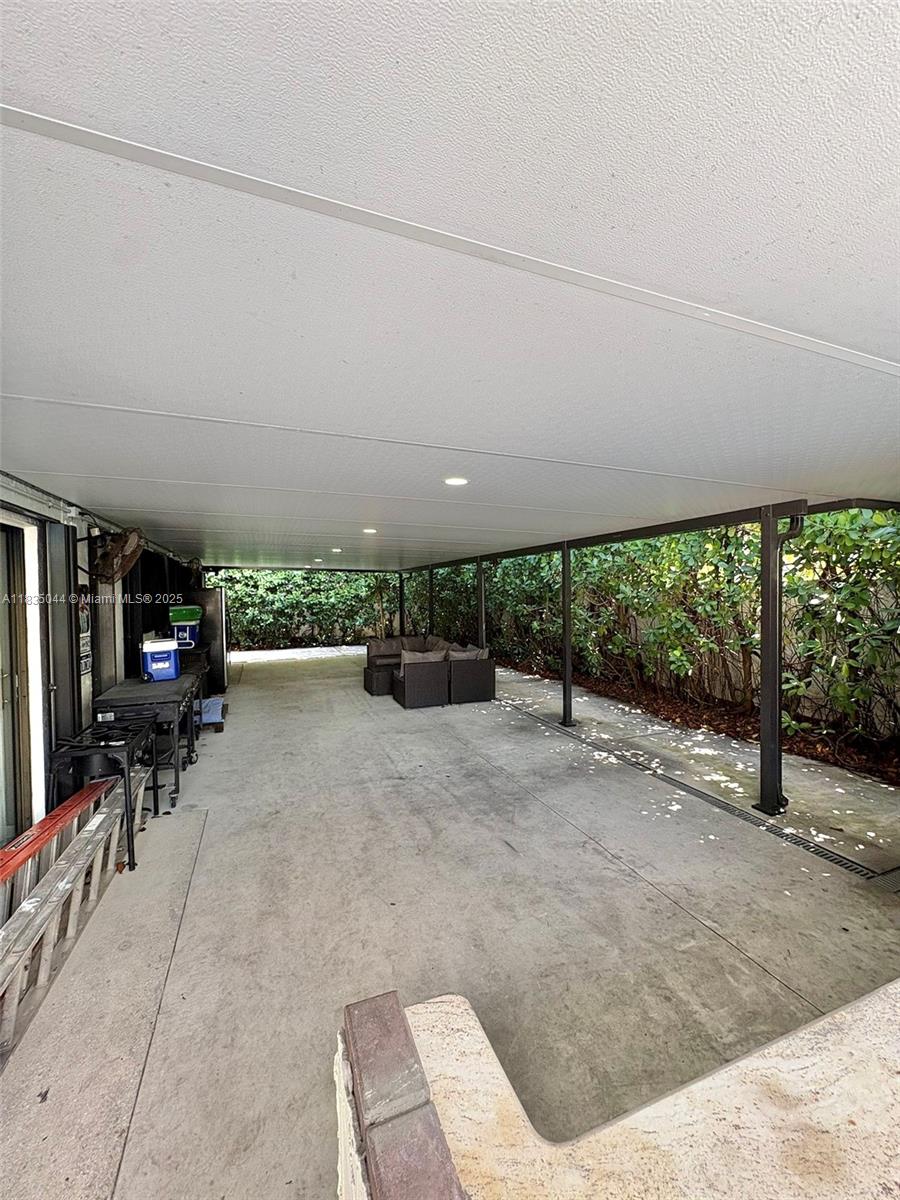 SHORES LINDGREN FIRST ADD - Residential