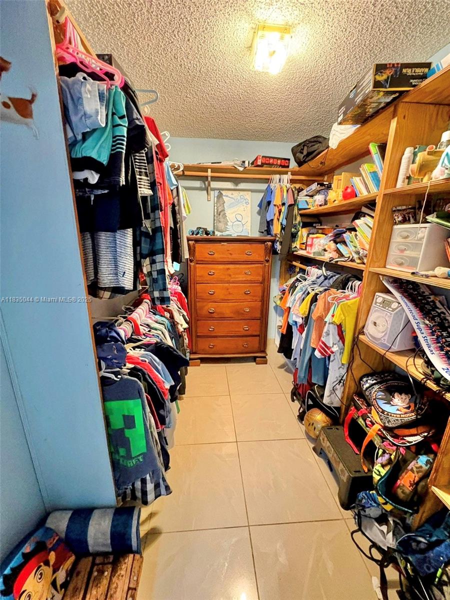 SHORES LINDGREN FIRST ADD - Residential