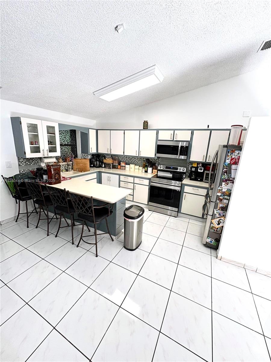 SHORES LINDGREN FIRST ADD - Residential