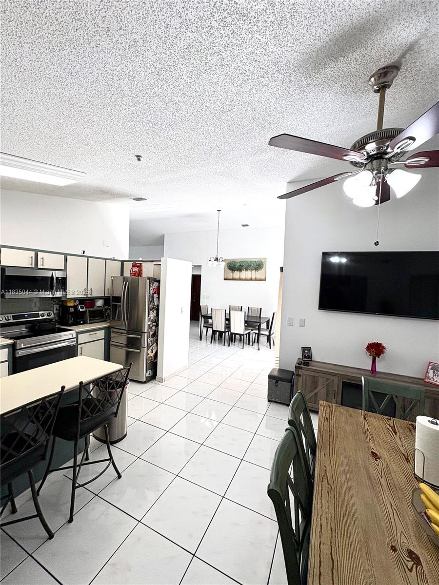 SHORES LINDGREN FIRST ADD - Residential