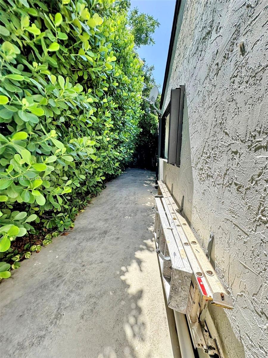 SHORES LINDGREN FIRST ADD - Residential