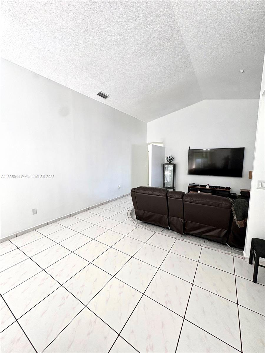 SHORES LINDGREN FIRST ADD - Residential