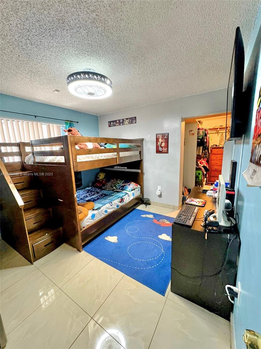 SHORES LINDGREN FIRST ADD - Residential