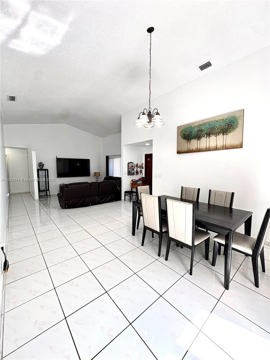 SHORES LINDGREN FIRST ADD - Residential