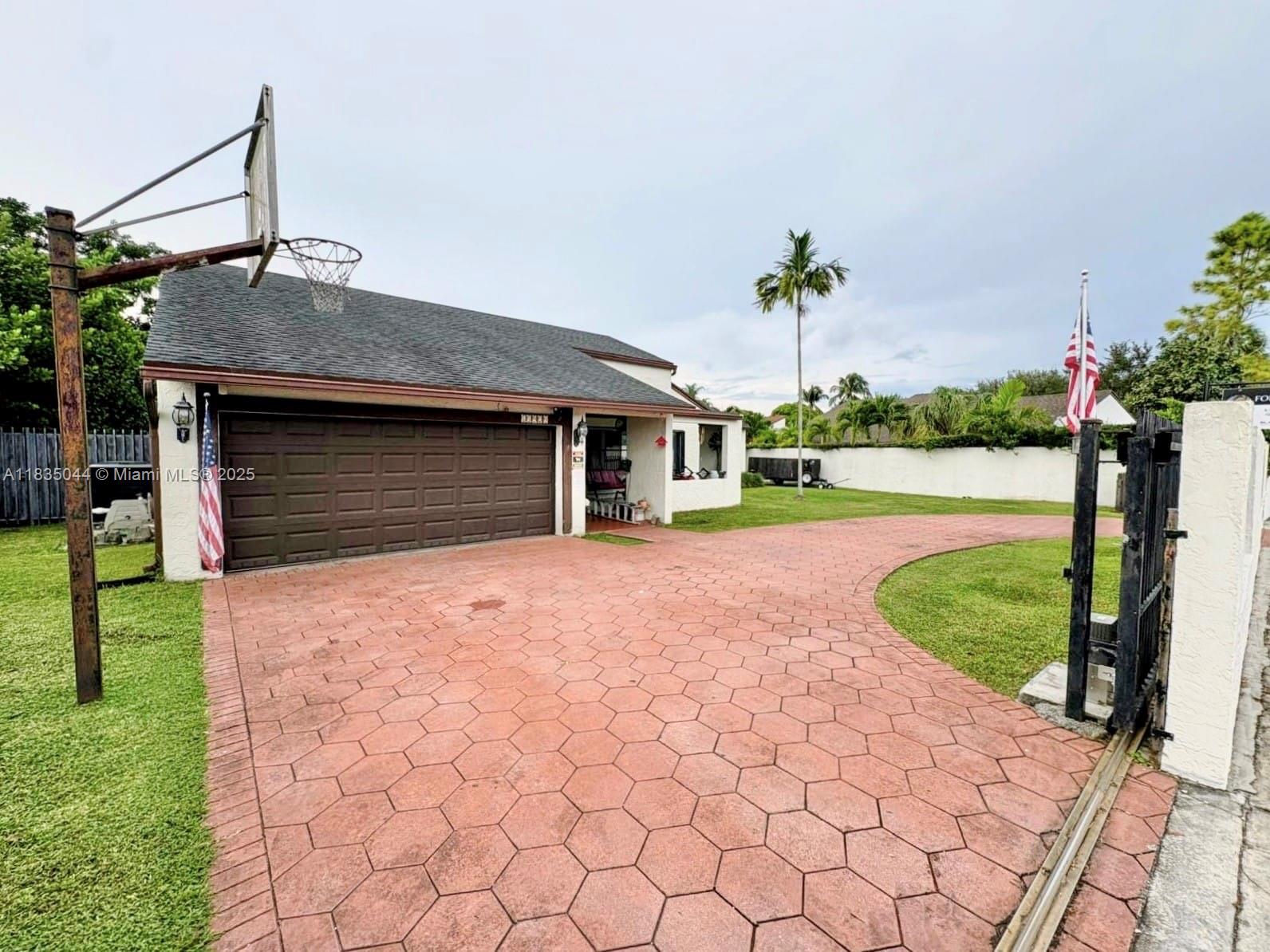 SHORES LINDGREN FIRST ADD - Residential