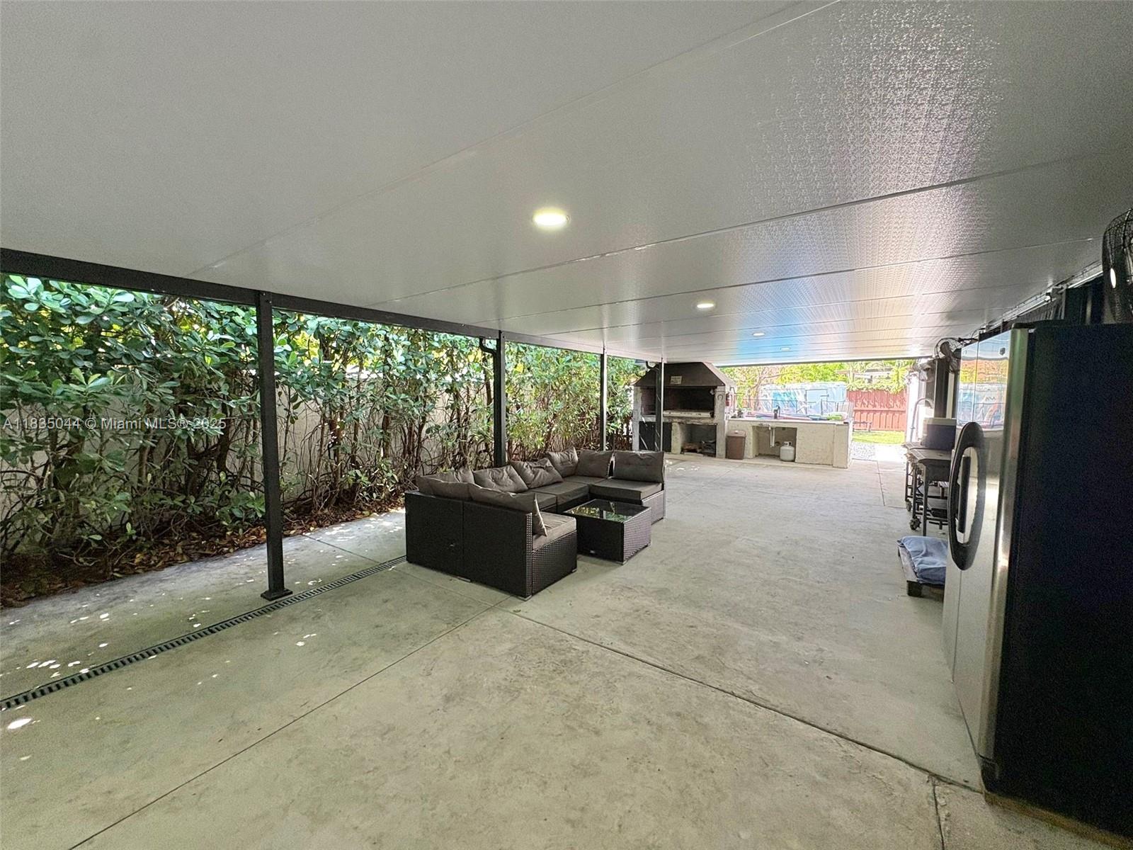 SHORES LINDGREN FIRST ADD - Residential