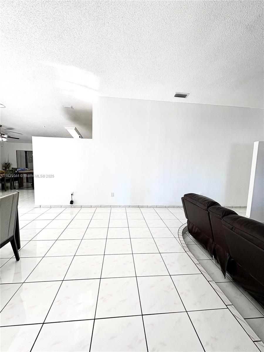 SHORES LINDGREN FIRST ADD - Residential