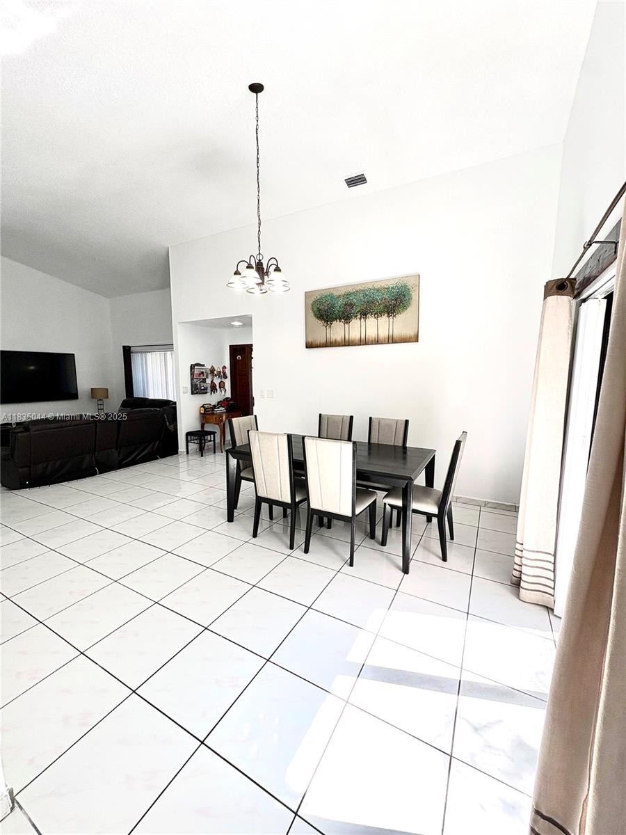 SHORES LINDGREN FIRST ADD - Residential