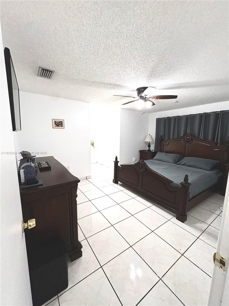 SHORES LINDGREN FIRST ADD - Residential