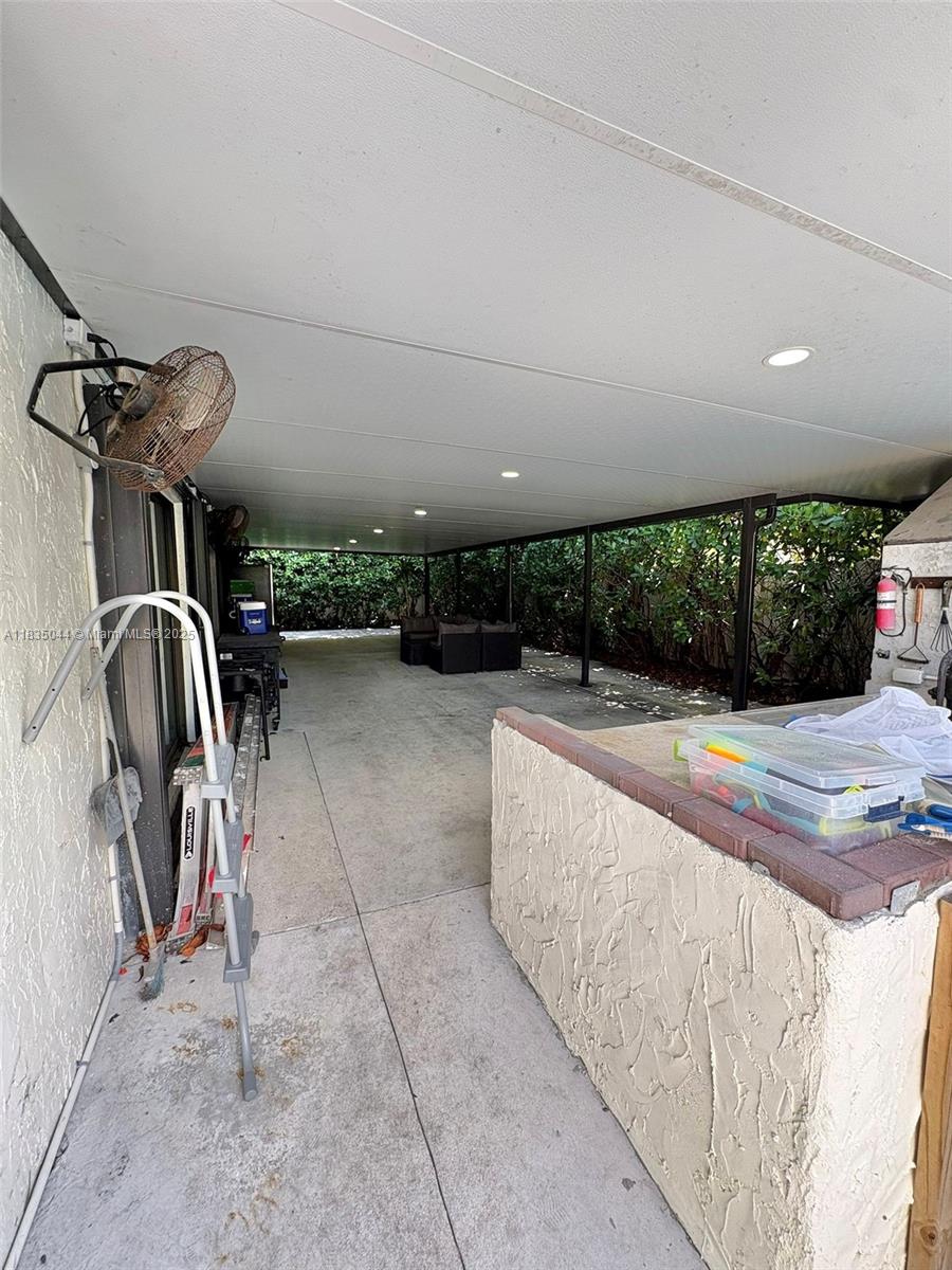 SHORES LINDGREN FIRST ADD - Residential