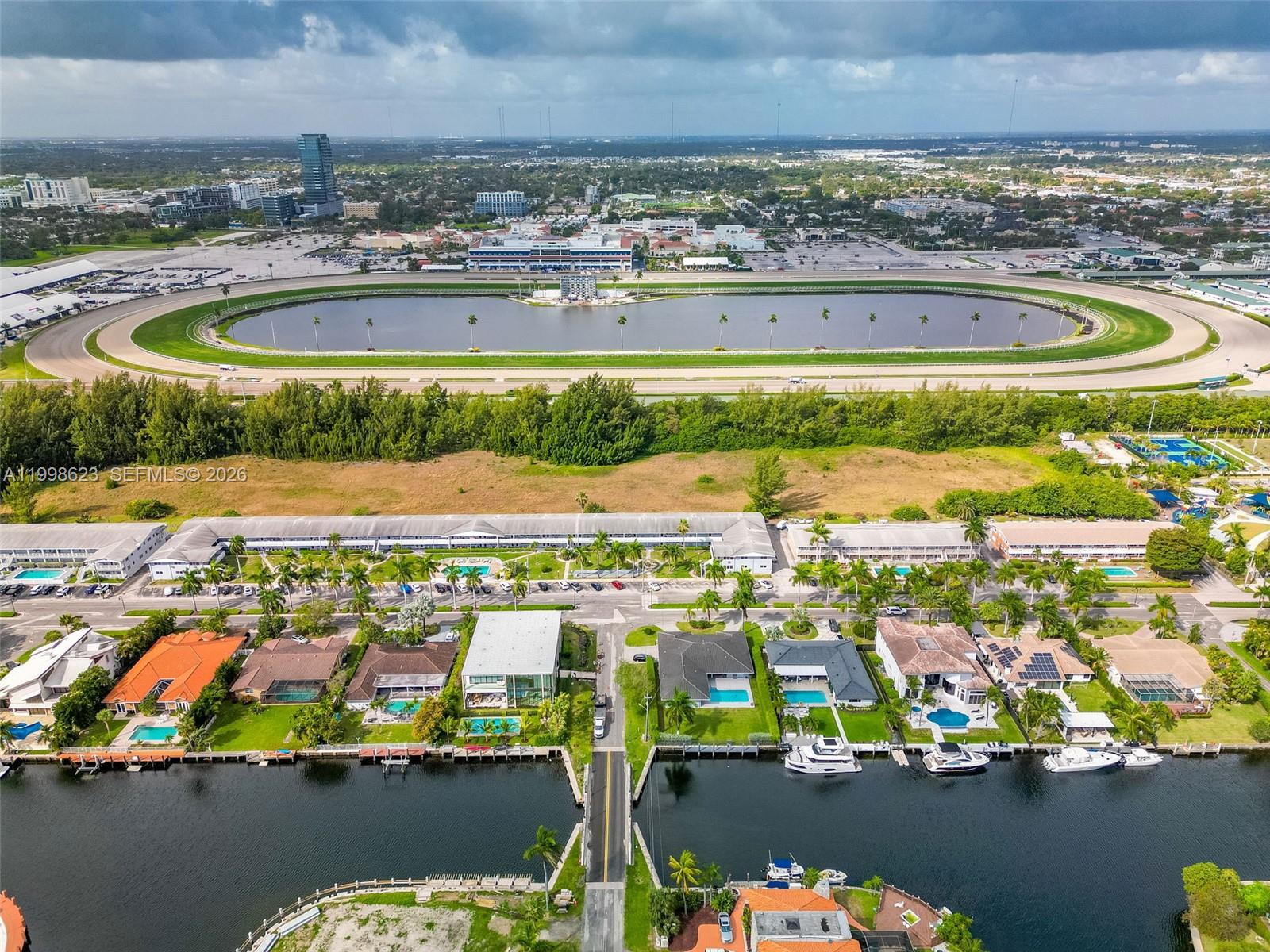 PASADENA GARDEN APARTMENT - Residential
