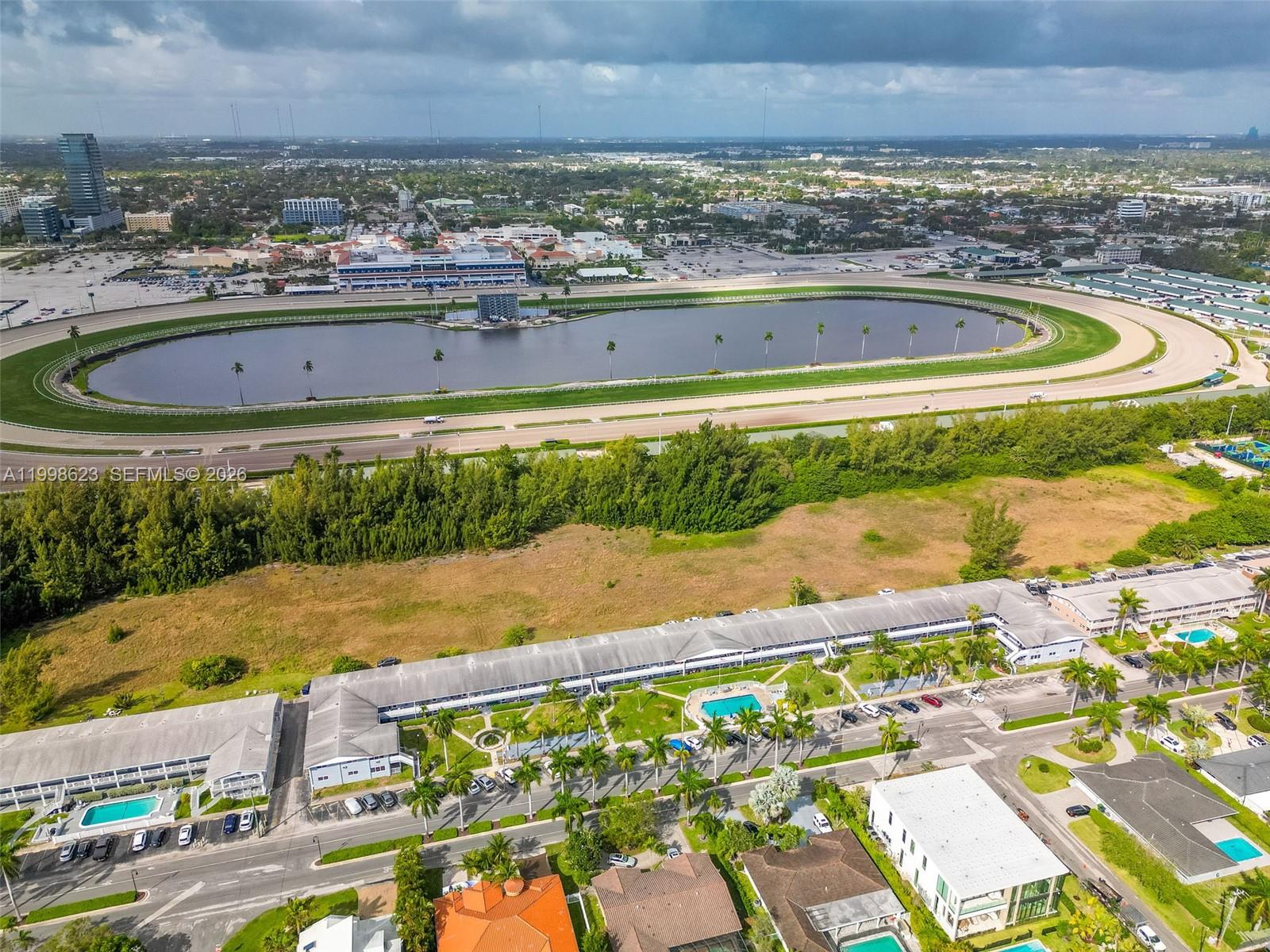PASADENA GARDEN APARTMENT - Residential