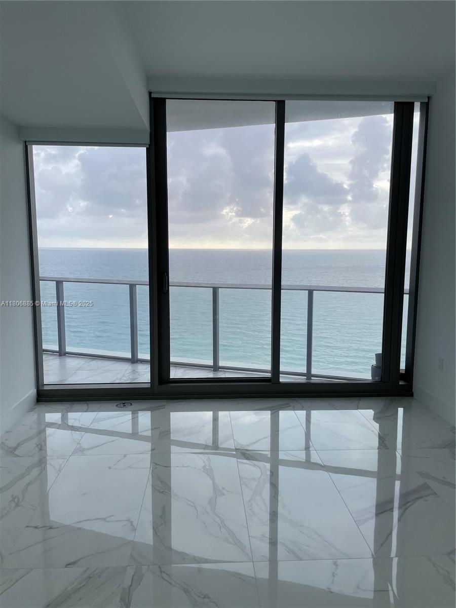 The Ritz-Carlton Residence - Residential