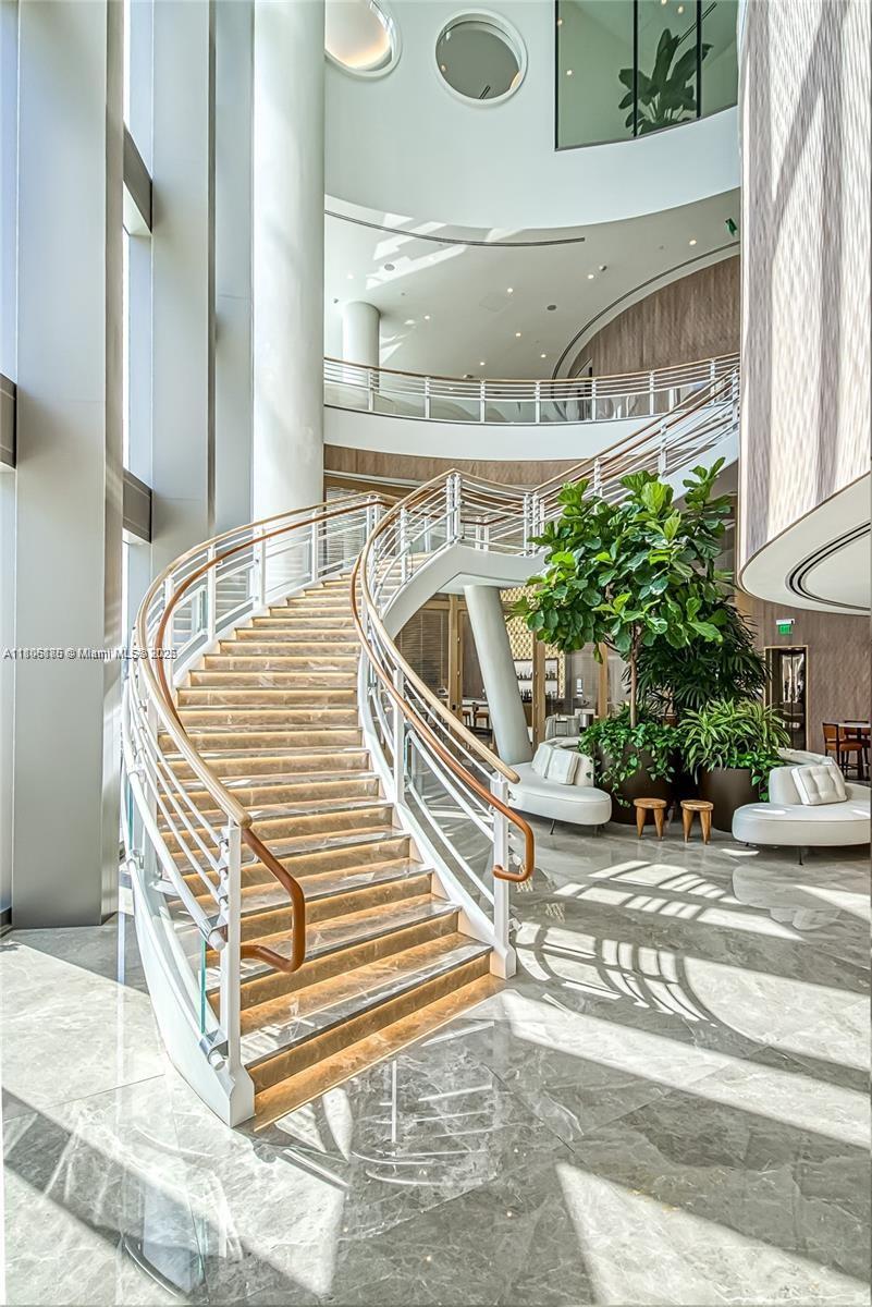 The Ritz-Carlton Residence - Residential