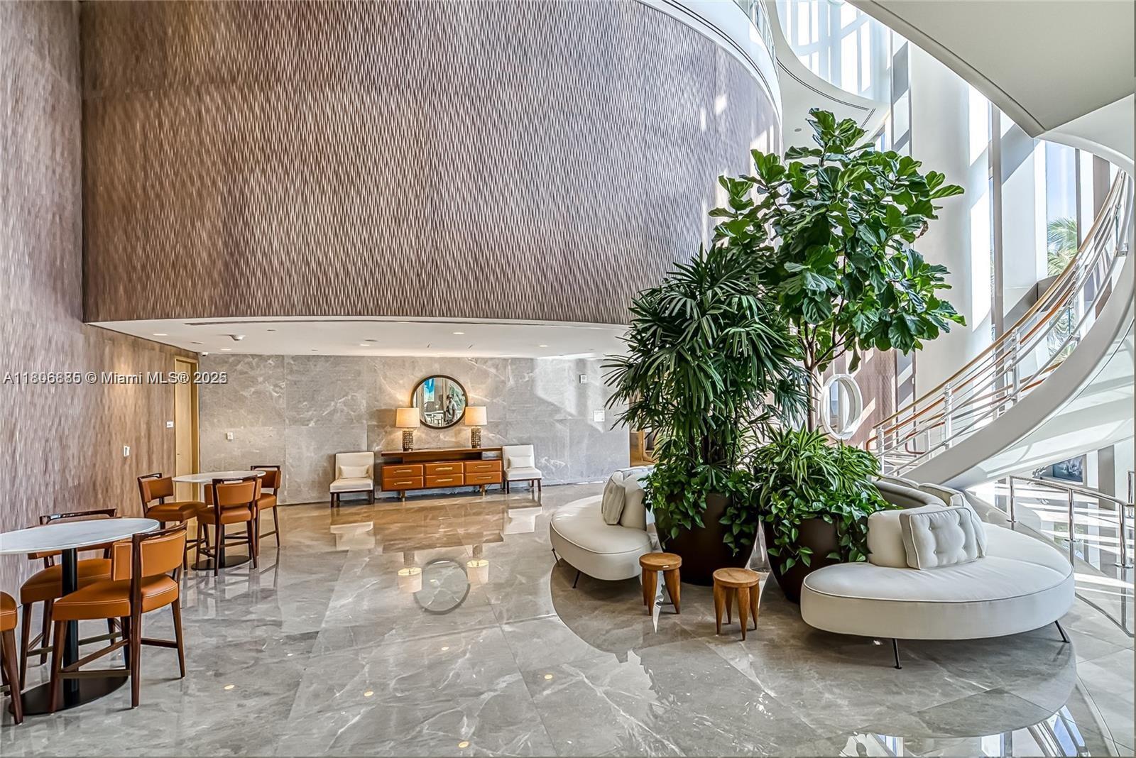 The Ritz-Carlton Residence - Residential