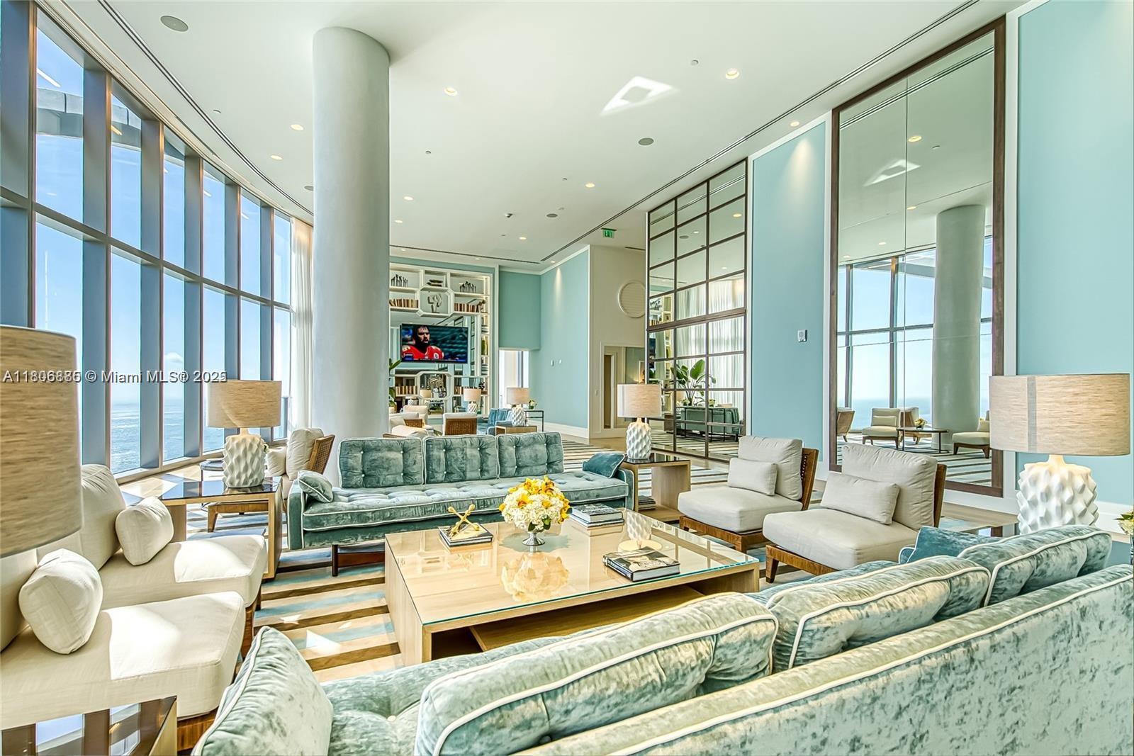 The Ritz-Carlton Residence - Residential