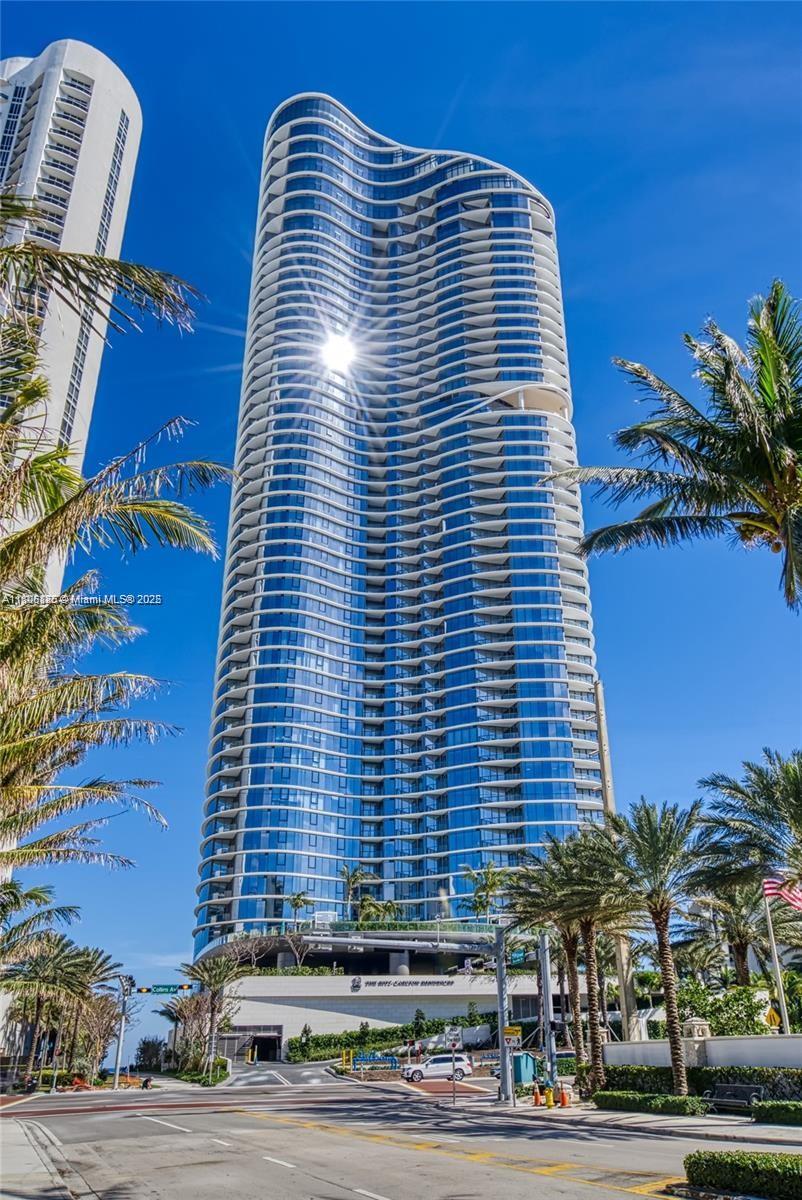The Ritz-Carlton Residence - Residential