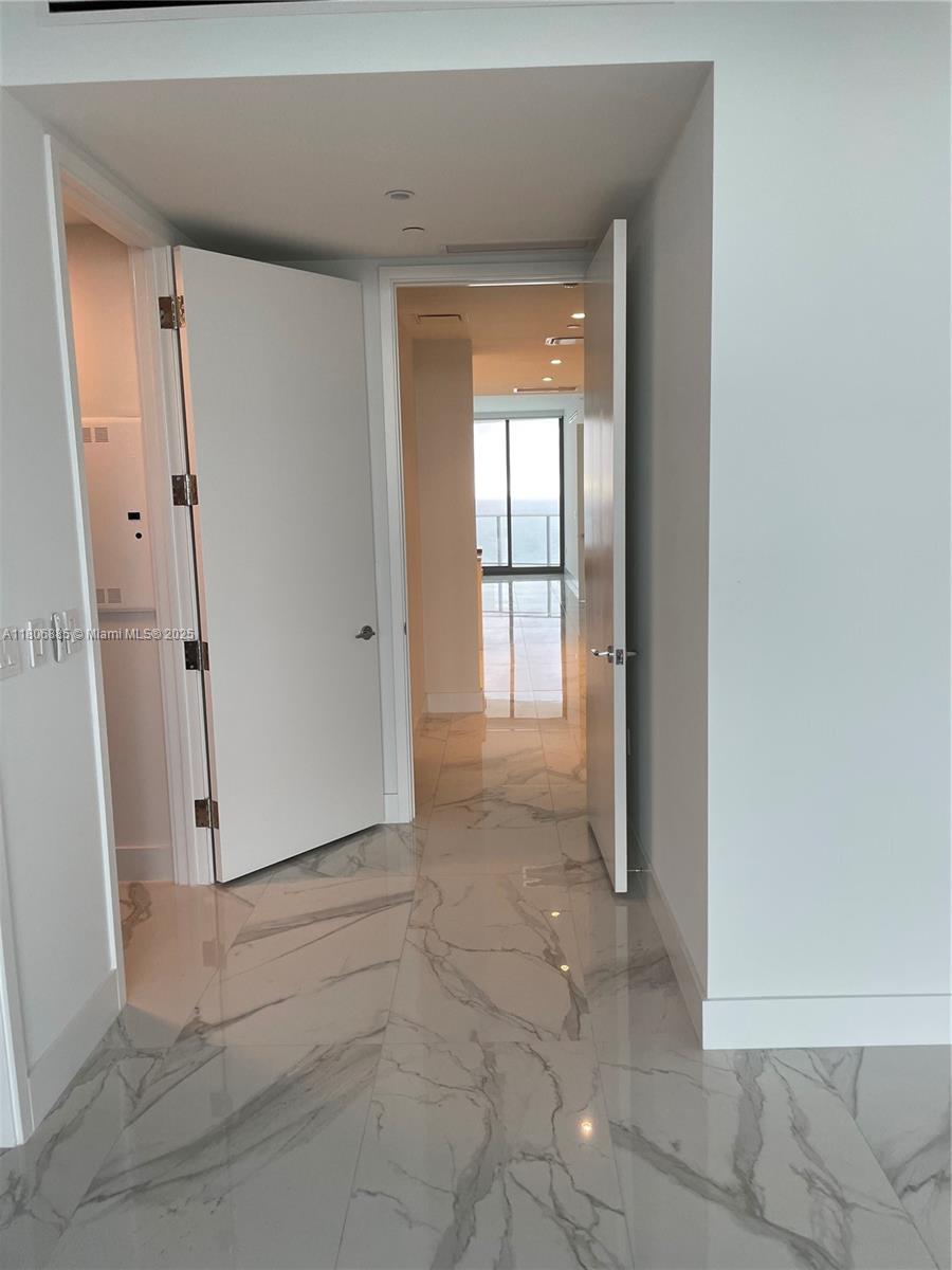 The Ritz-Carlton Residence - Residential