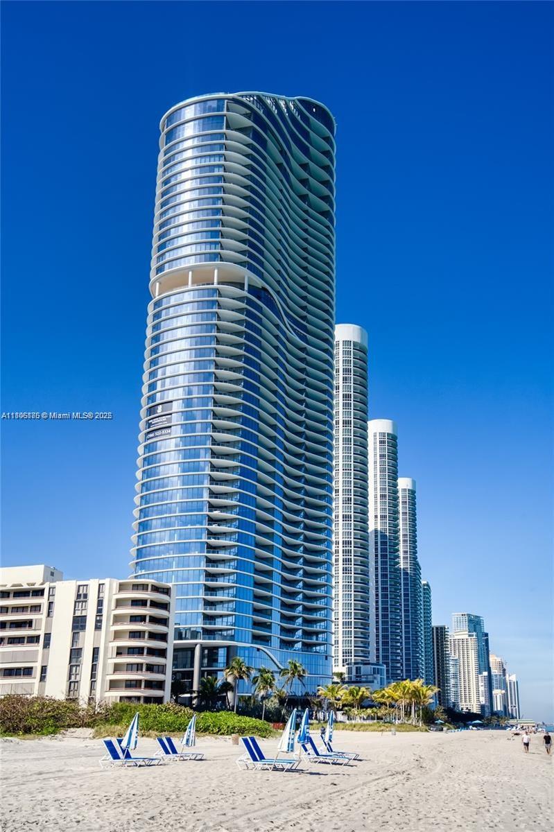 The Ritz-Carlton Residence - Residential