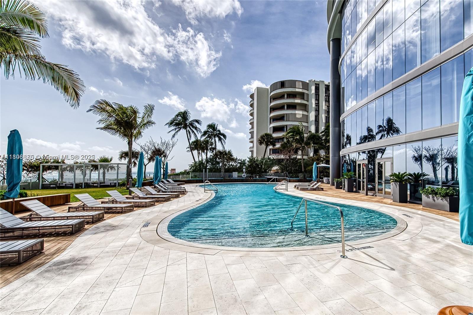 The Ritz-Carlton Residence - Residential