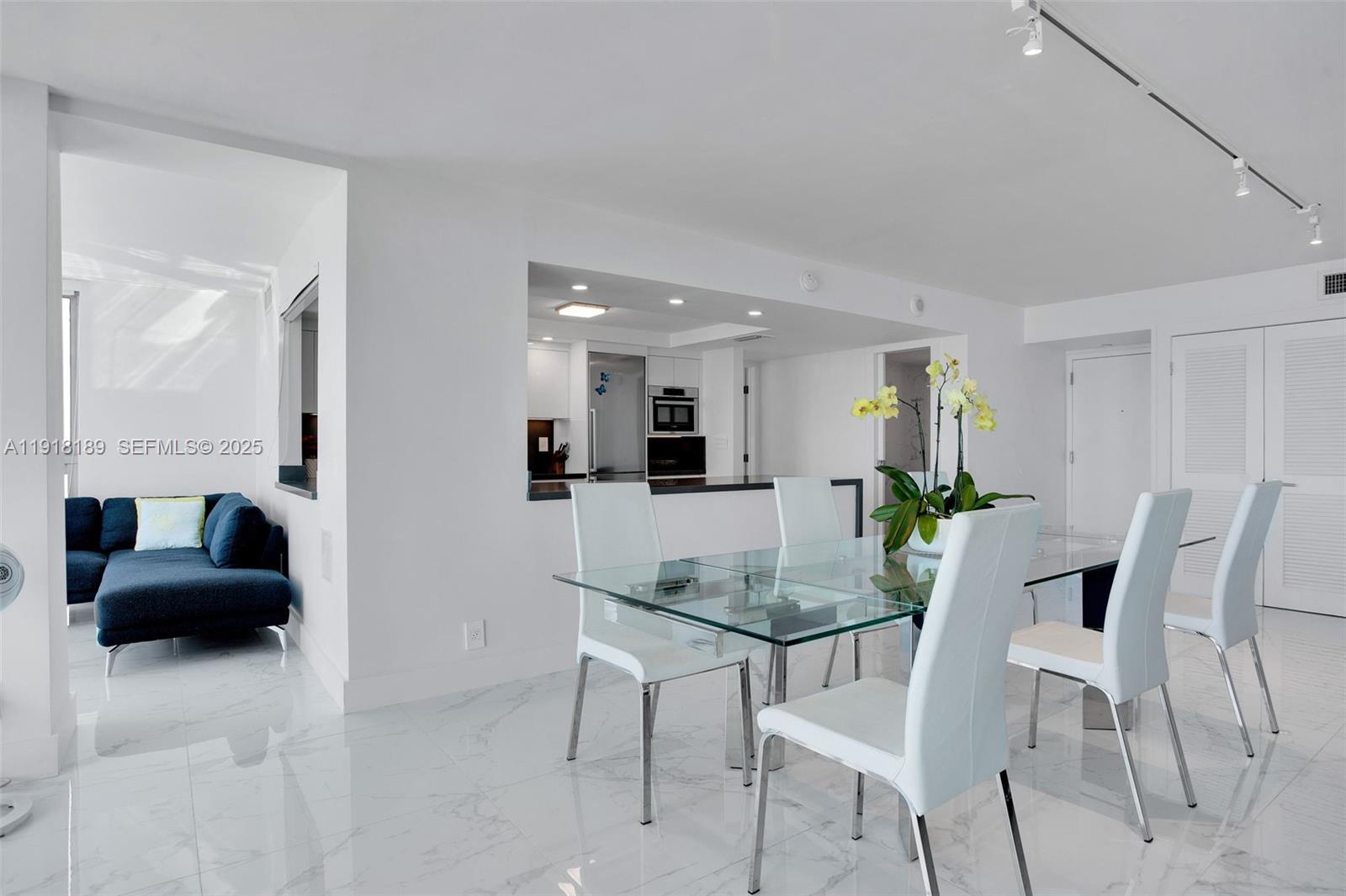 MIRASOL OCEAN TOWERS COND - Residential